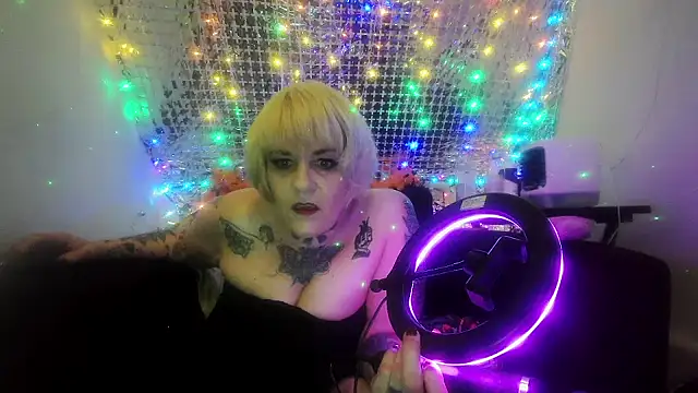 Snapshot of Hunniebunnie78 chatting on July 26, 3:04 am Hunniebunnie78 online show from July 26, 3:04 am