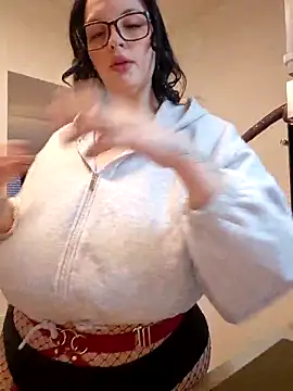 Jujuicy 97 online show from February 4, 8:09 am