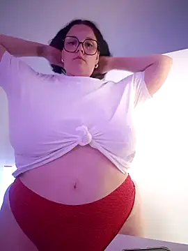 Snapshot of Jujuicy_97 chatting on June 24, 6:51 pm Jujuicy 97 online show from June 24, 6:51 pm