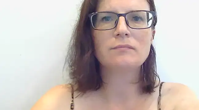 Snapshot of CrimsonMistress chatting on January 6, 4:47 am CrimsonMistress online show from January 6, 4:47 am