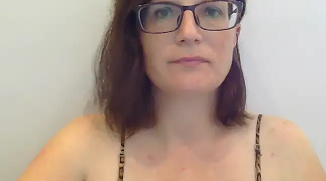 Snapshot of CrimsonMistress chatting on January 14, 4:57 am CrimsonMistress online show from January 14, 4:57 am