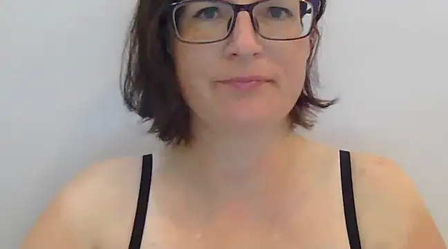 Snapshot of CrimsonMistress chatting on January 25, 12:17 am CrimsonMistress online show from January 25, 12:17 am