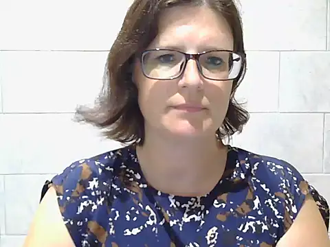 Snapshot of CrimsonMistress chatting on February 7, 3:01 am CrimsonMistress online show from February 7, 3:01 am