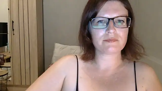 Snapshot of CrimsonMistress chatting on October 5, 10:18 pm CrimsonMistress online show from October 5, 10:18 pm