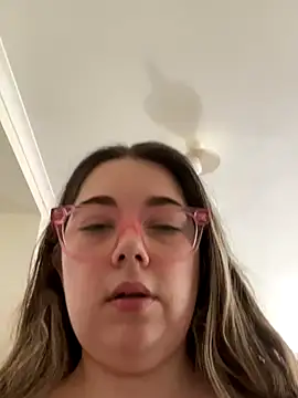 Snapshot of brooklynivy chatting on October 14, 4:57 am brooklynivy online show from October 14, 4:57 am