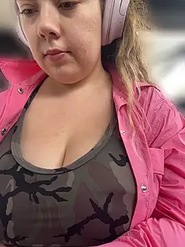 brooklynivy online show from May 19, 3:35 am