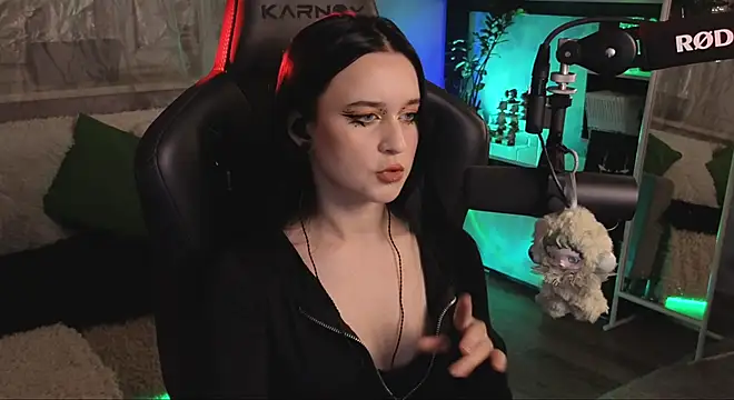 KiraLiLime online show from November 29, 6:22 pm