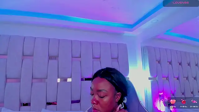 mia schwarz online show from April 15, 10:32 pm