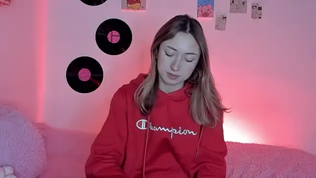 Snapshot of Imsophie_collins chatting on October 19, 5:41 am Imsophie collins online show from October 19, 5:41 am