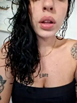 Sweet-diamondxxx online show from November 27, 5:15 pm