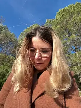 EmyLana online show from February 21, 8:15 am