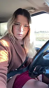 EmyLana online show from April 4, 6:00 am