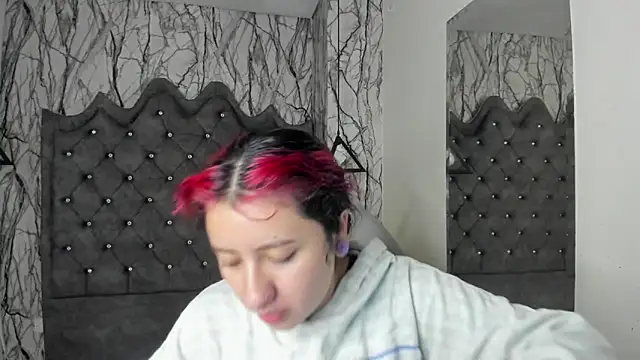 larissa01  online show from January 14, 2:19 am