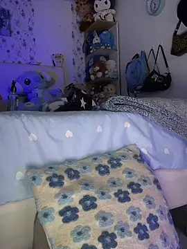 -Loren- online show from April 18, 11:36 am