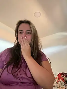 Im Amelia online show from April 10, 1:38 pm