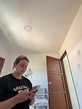 Im Amelia online show from July 10, 2:41 pm