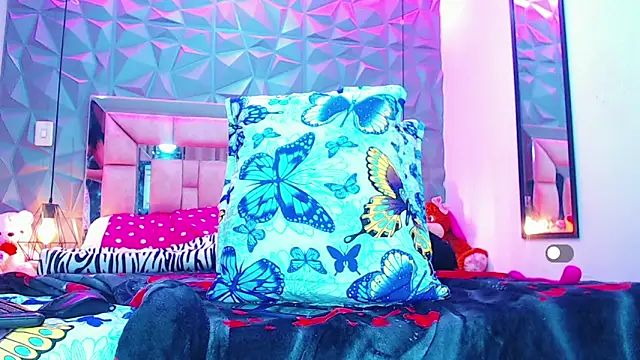 Snapshot of Doll_IvannaTs chatting on December 2, 2:20 am Doll IvannaTs online show from December 2, 2:20 am