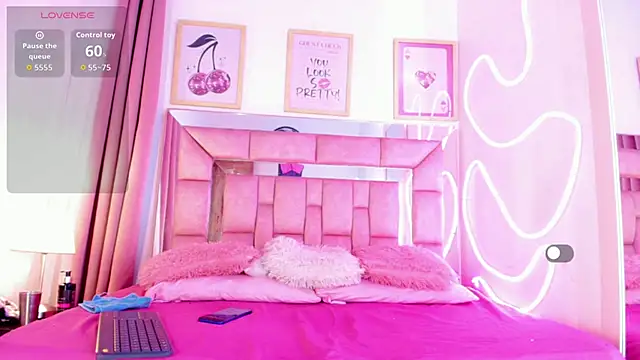 Snapshot of Doll_IvannaTs chatting on February 12, 9:32 pm Doll IvannaTs online show from February 12, 9:32 pm