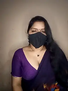 Snapshot of midhly chatting on December 19, 6:01 pm midhly online show from December 19, 6:01 pm