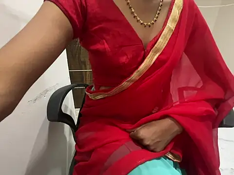 Snapshot of Honeyberose chatting on January 4, 10:27 am Honeyberose online show from January 4, 10:27 am