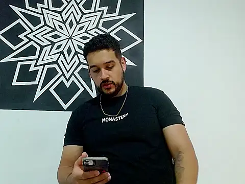  CHRIS-DENNIS  online show from April 3, 1:25 am