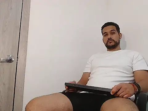  CHRIS-DENNIS  online show from August 2, 3:49 am