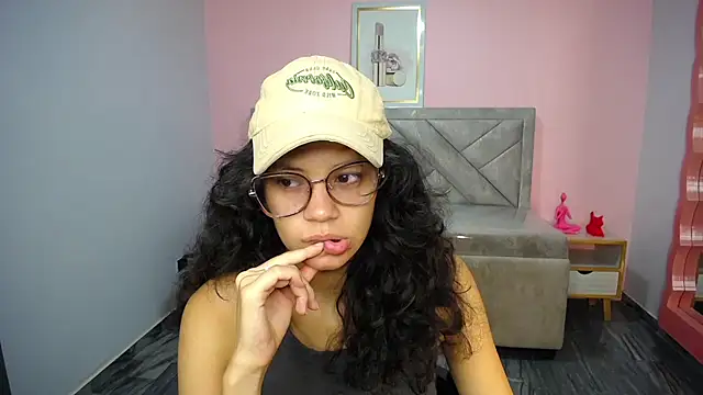 Snapshot of Tyna_ch chatting on June 26, 12:42 pm Tyna ch online show from June 26, 12:42 pm