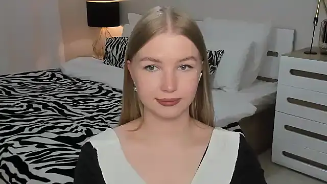 shy  lady online show from April 28, 11:32 pm