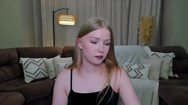 shy  lady online show from May 28, 6:05 pm