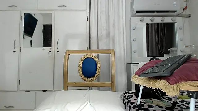 Snapshot of marcella6 chatting on February 21, 4:48 pm marcella6 online show from February 21, 4:48 pm