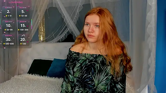 Eva  Lewis online show from February 5, 1:10 am