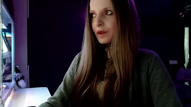 Snapshot of InesGold chatting on February 11, 10:48 am InesGold online show from February 11, 10:48 am