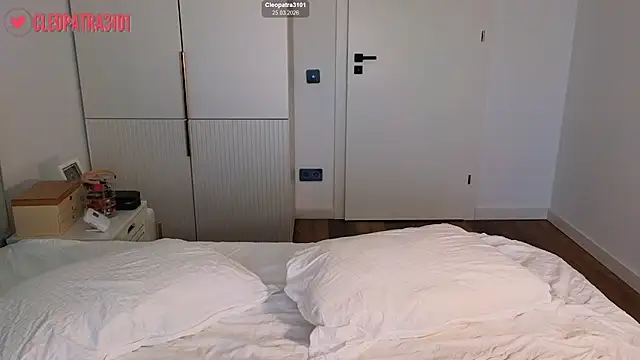 Cleopatra3101 online show from March 25, 6:30 am