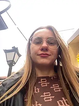 Snapshot of GraceTorrez chatting on December 6, 11:33 am GraceTorrez online show from December 6, 11:33 am