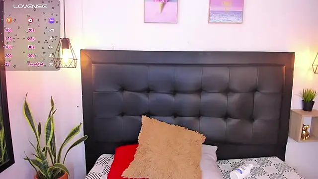 Snapshot of sweet_abby1 chatting on December 28, 3:26 pm sweet abby1 online show from December 28, 3:26 pm