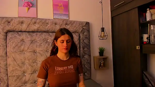 Snapshot of sweet_abby1 chatting on February 21, 12:17 pm sweet abby1 online show from February 21, 12:17 pm