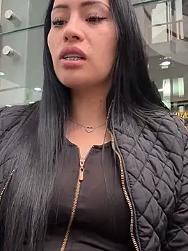 Snapshot of Sara_luna_ chatting on January 6, 4:02 pm Sara luna online show from January 6, 4:02 pm