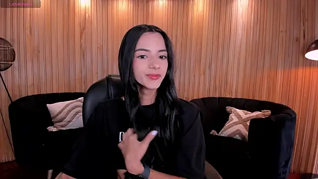Snapshot of HannahJamesX chatting on August 1, 12:37 pm HannahJamesX online show from August 1, 12:37 pm