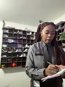 Snapshot of CiaraEbony chatting on June 23, 10:57 am CiaraEbony online show from June 23, 10:57 am