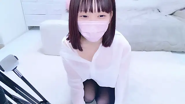 Snapshot of x-naru-x chatting on October 3, 1:52 pm x-naru-x online show from October 3, 1:52 pm