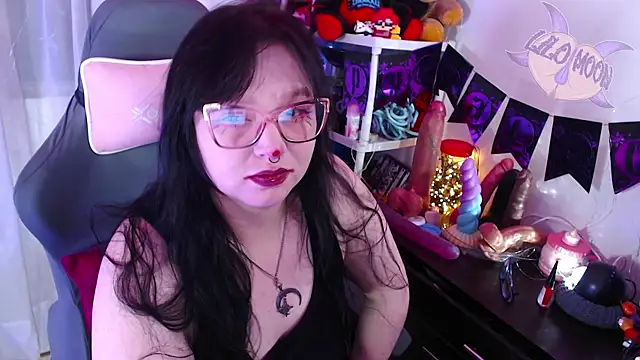 LiloMoon69 online show from October 28, 1:09 am