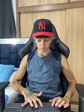  CamiloBass online show from February 28, 2:12 am