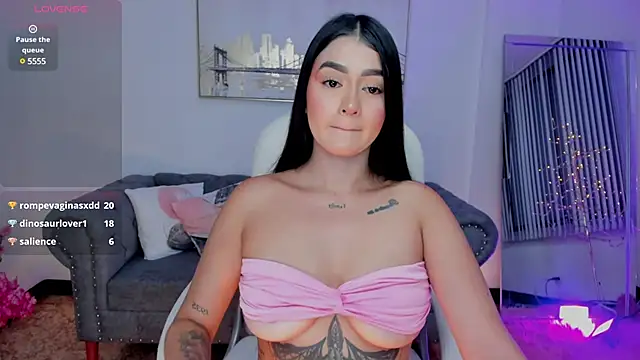 Snapshot of amelie_jhons chatting on January 14, 12:00 am amelie jhons online show from January 14, 12:00 am