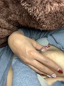 Snapshot of Zeni_fer chatting on December 19, 12:45 am Zeni fer online show from December 19, 12:45 am