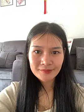 Snapshot of Zeni_fer chatting on January 24, 4:37 am Zeni fer online show from January 24, 4:37 am