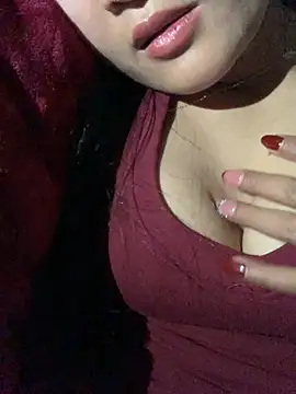 Snapshot of Zeni_fer chatting on February 1, 9:32 am Zeni fer online show from February 1, 9:32 am