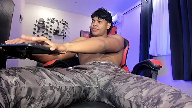 Snapshot of johan_beley_ chatting on February 9, 5:50 pm johan beley online show from February 9, 5:50 pm