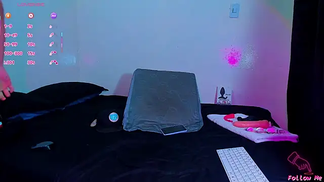 Piggy Eddy online show from February 20, 3:14 am