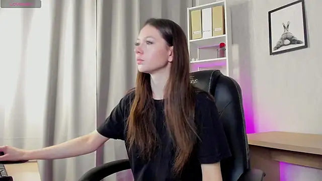 Snapshot of Nicole_Charm chatting on March 6, 11:09 pm Nicole Charm online show from March 6, 11:09 pm