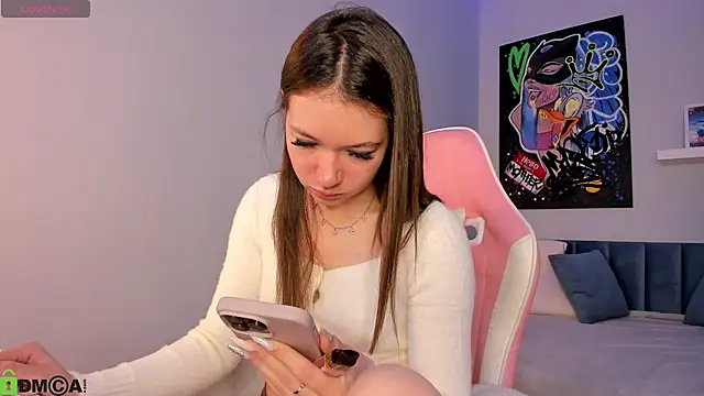 Nicole Charm online show from April 16, 11:51 pm